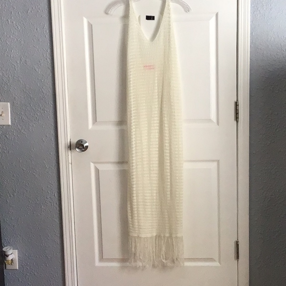🛍️🛍️ LILY’S KLOSET🛍️🛍️.             Crochet Maxi Overlay